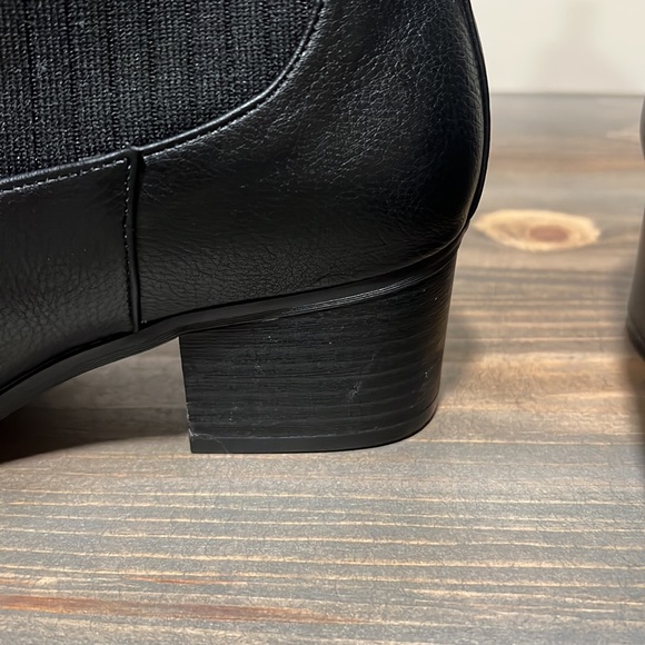 CL by Laundry pointed toe ankle sock heeled booties, black, size 9.5 - Picture 5 of 16